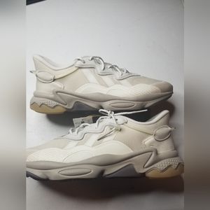 Adidas Ozweego Aluminium  Cloud White  Mens Shoes NWT sneaker Sz 11. Cool Shoes!